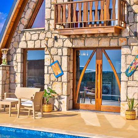 Serene Retreat With Private Pool In Ka, Trkiye Konukevi