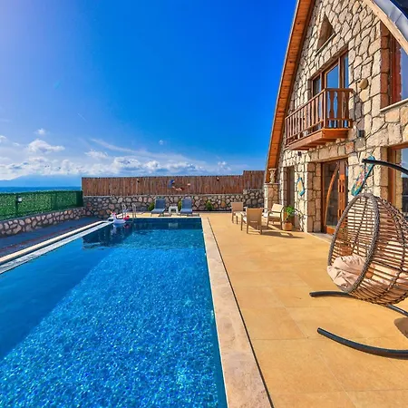 Serene Retreat With Private Pool In Ka, Trkiye Konukevi