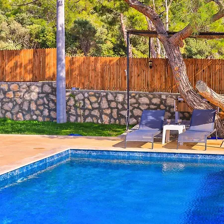 Serene Retreat With Private Pool In Ka, Trkiye Konukevi