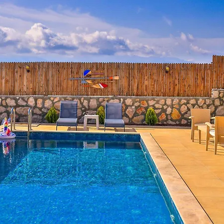 Serene Retreat With Private Pool In Ka, Trkiye Konukevi 4*