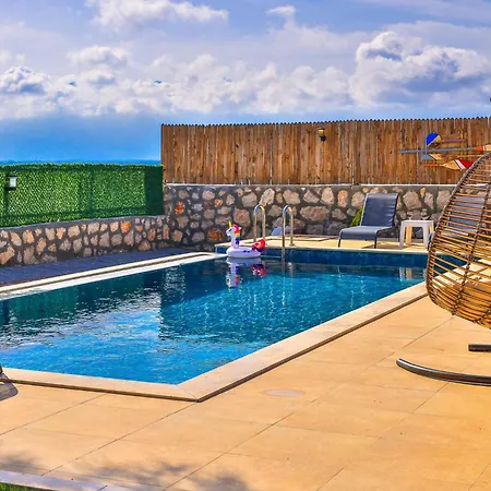 Konukevi Serene Retreat With Private Pool In Ka, Trkiye