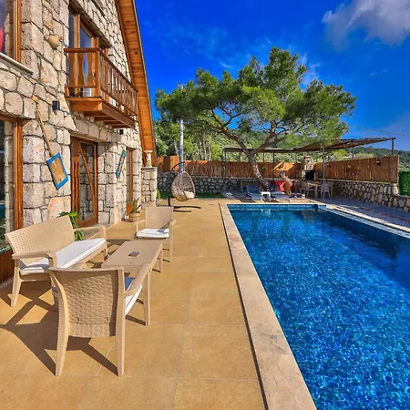 Konukevi Serene Retreat With Private Pool In Ka, Trkiye